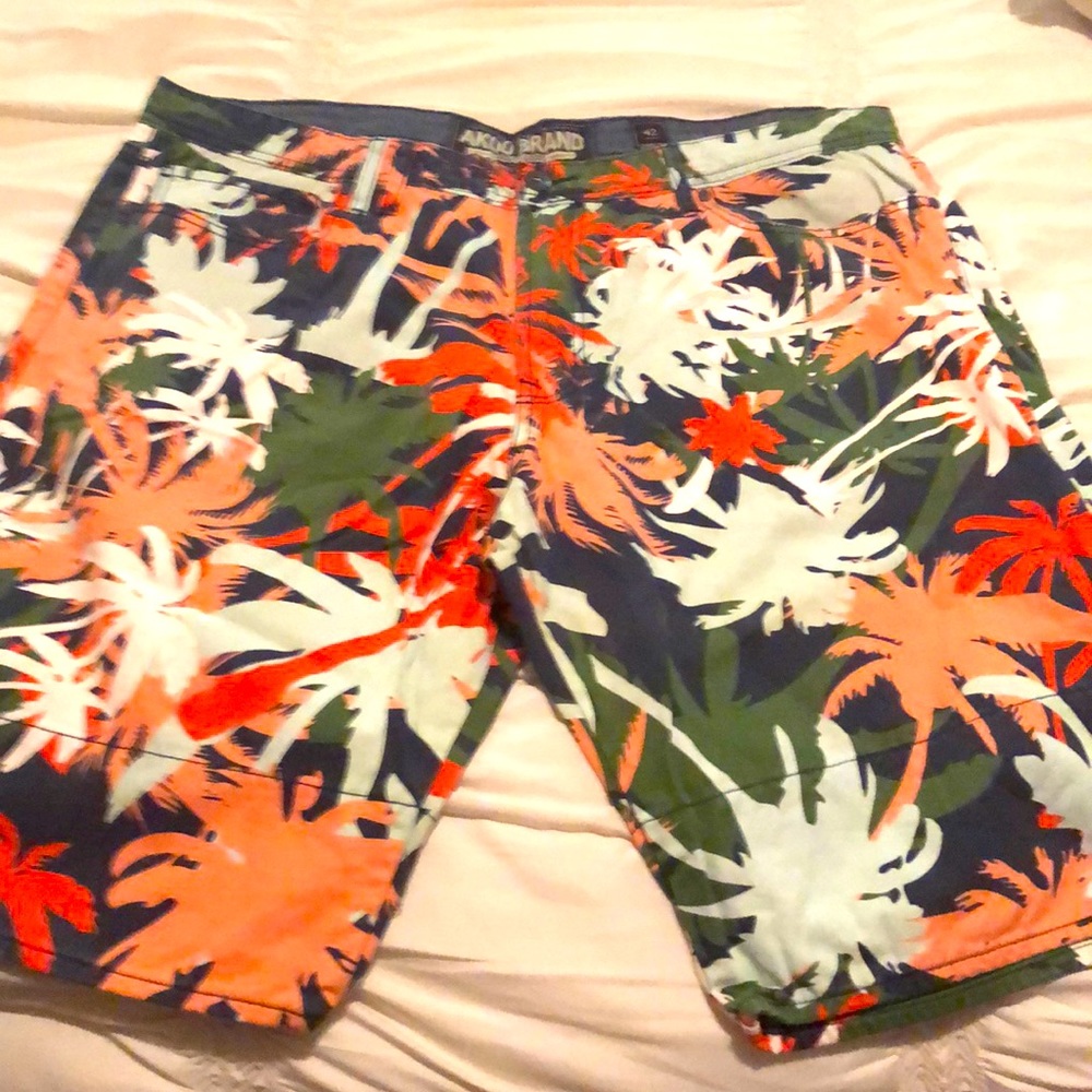 Men Akoo Shorts/ multicolor island shorts